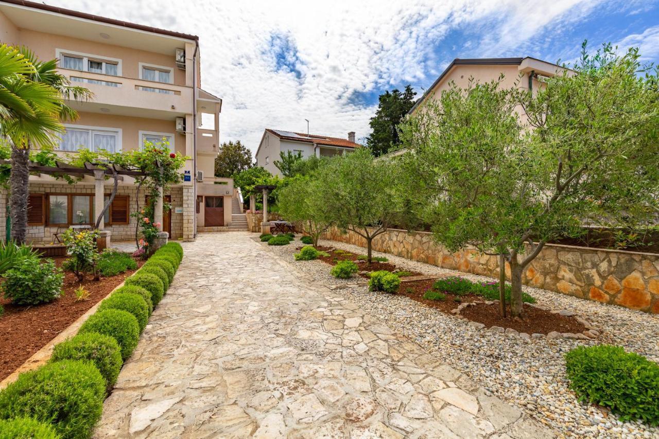 Apartments Come&Stay Punat Esterno foto