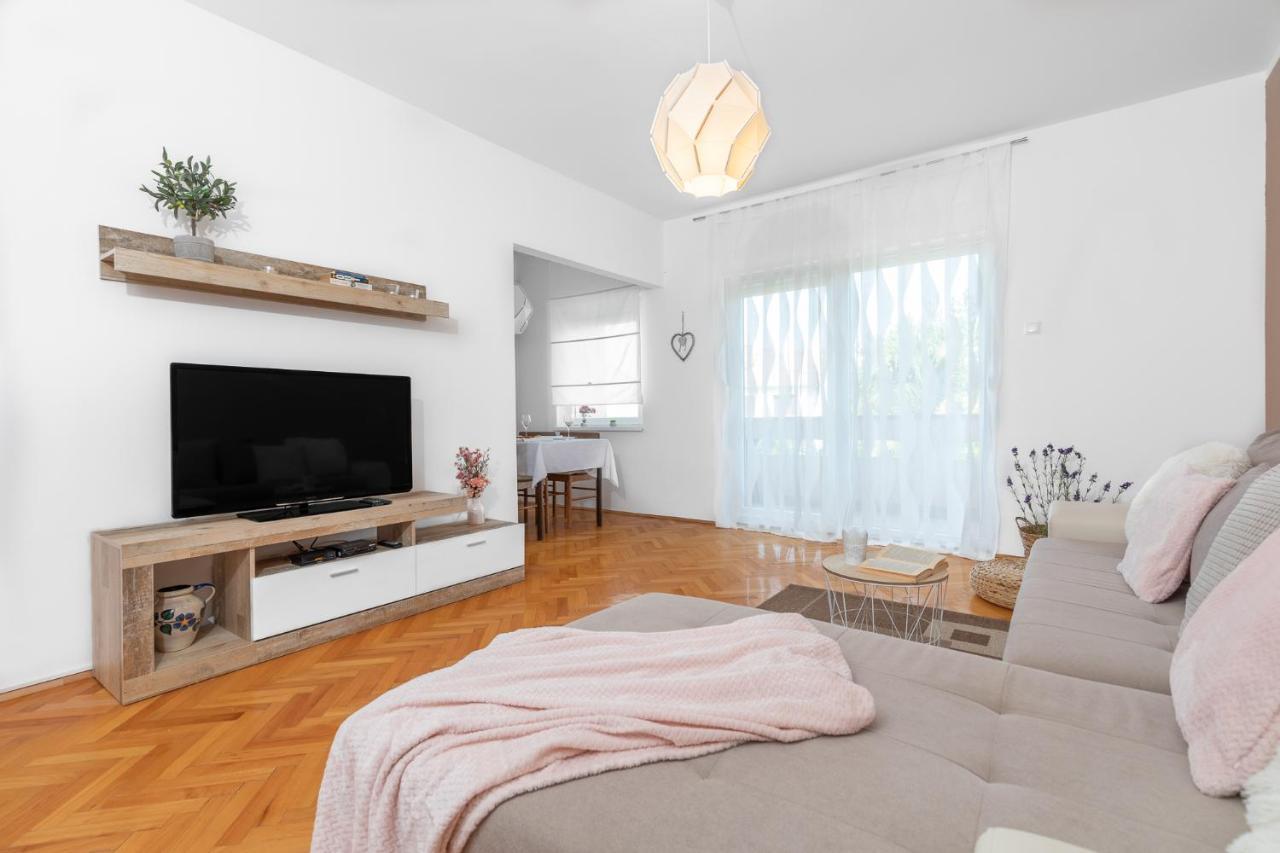 Apartments Come&Stay Punat Esterno foto
