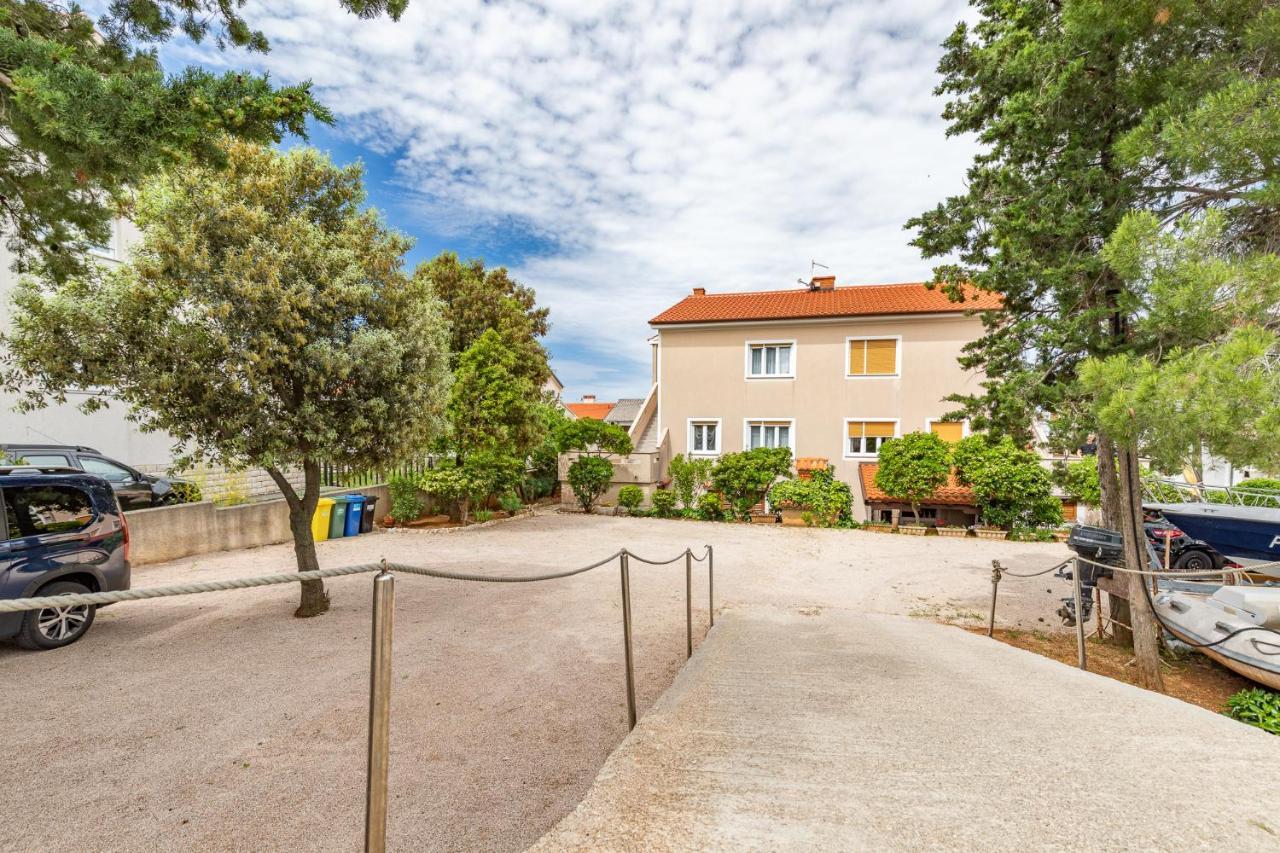 Apartments Come&Stay Punat Esterno foto