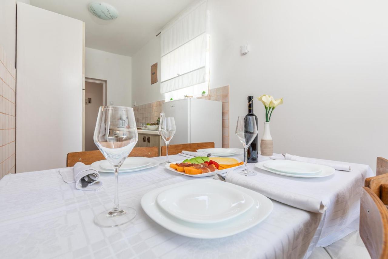 Apartments Come&Stay Punat Esterno foto