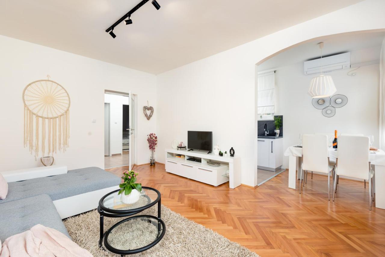 Apartments Come&Stay Punat Esterno foto