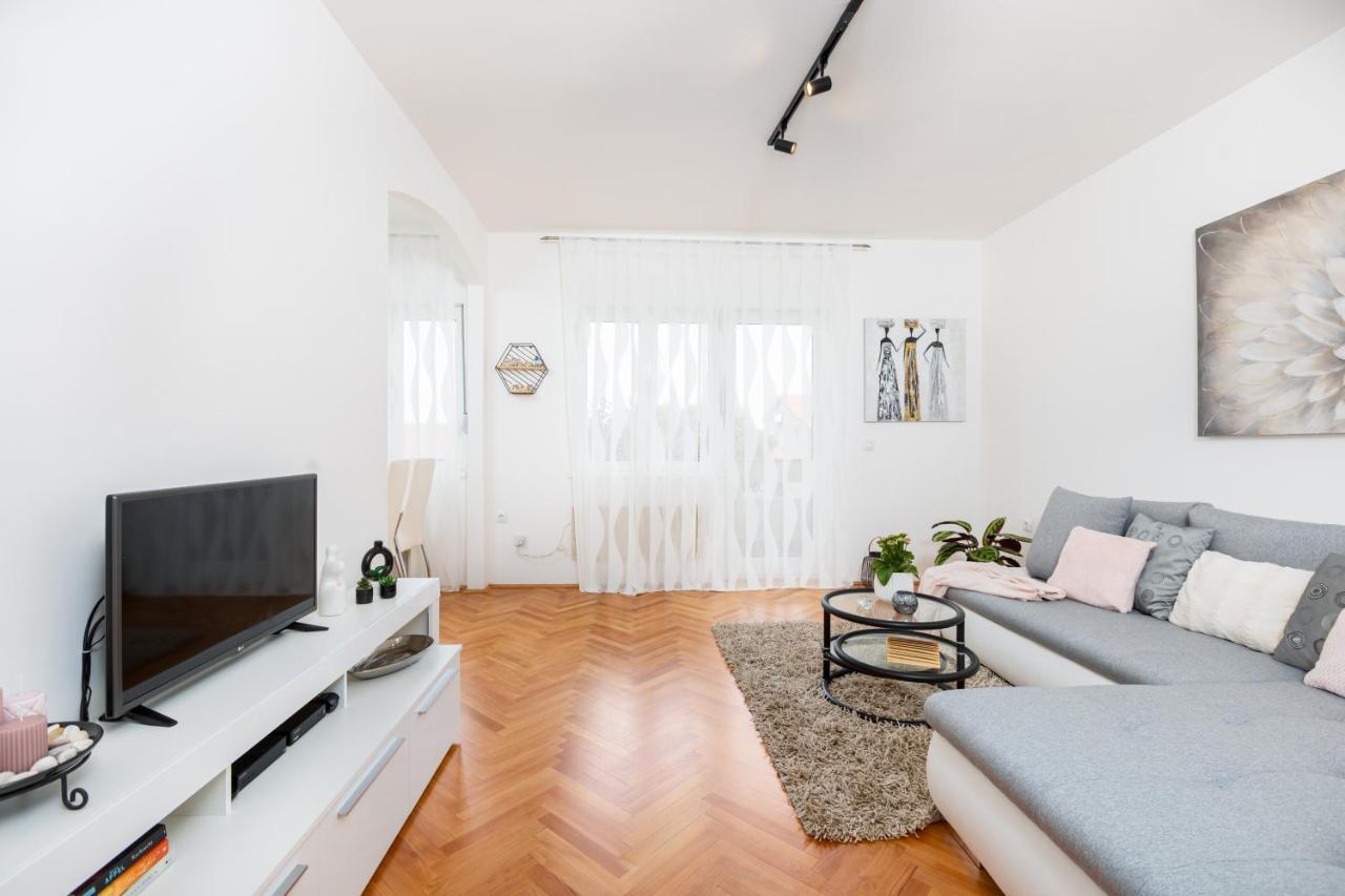 Apartments Come&Stay Punat Esterno foto