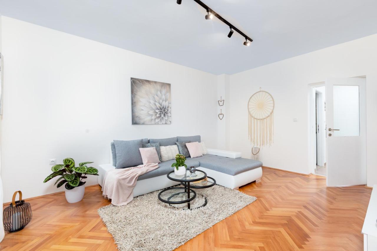 Apartments Come&Stay Punat Esterno foto