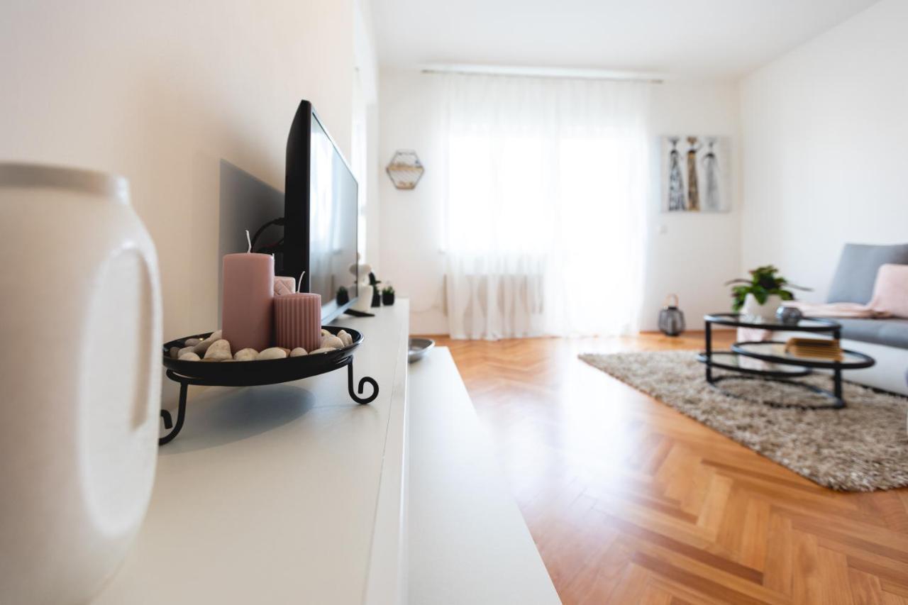 Apartments Come&Stay Punat Esterno foto