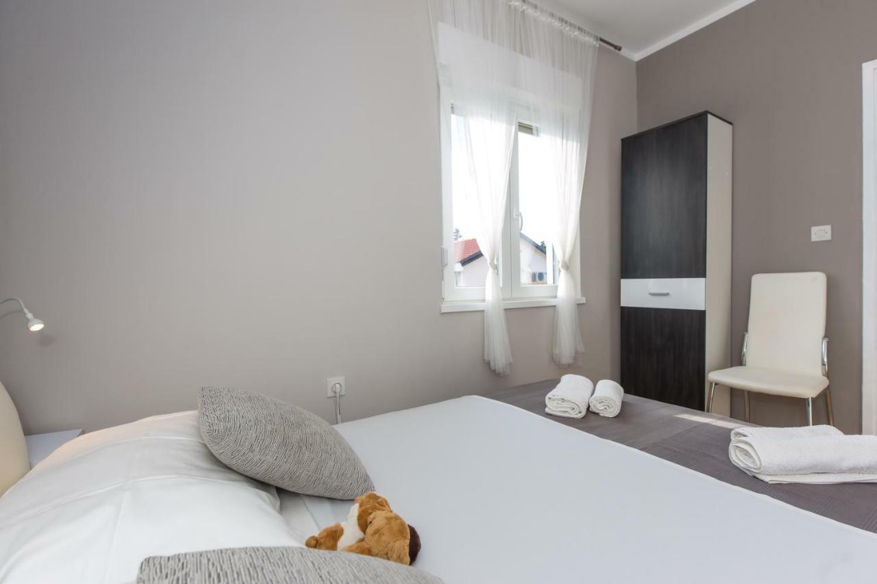 Apartments Come&Stay Punat Esterno foto