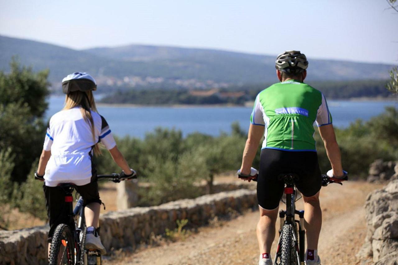 Apartments Come&Stay Punat Esterno foto