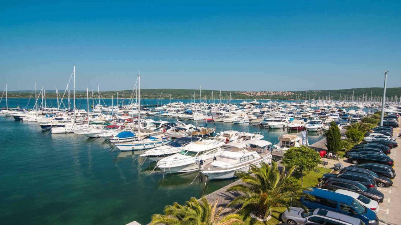 Apartments Come&Stay Punat Esterno foto